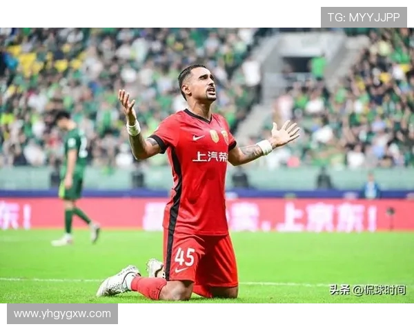 莱昂纳多闪击首开纪录法比奥点射追平国安与海港半场战成一比一