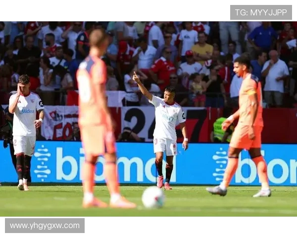 卡拉格质疑巴萨后防线能否支撑球队赢得欧冠荣耀